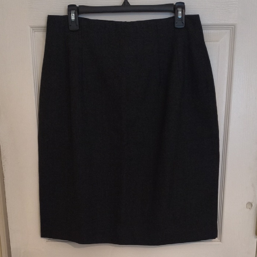 Adolfo Elegant Black Pencil Skirt